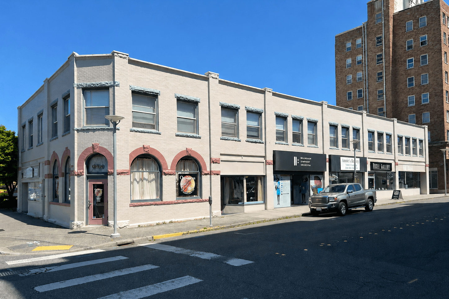 100 Prospect photo 1