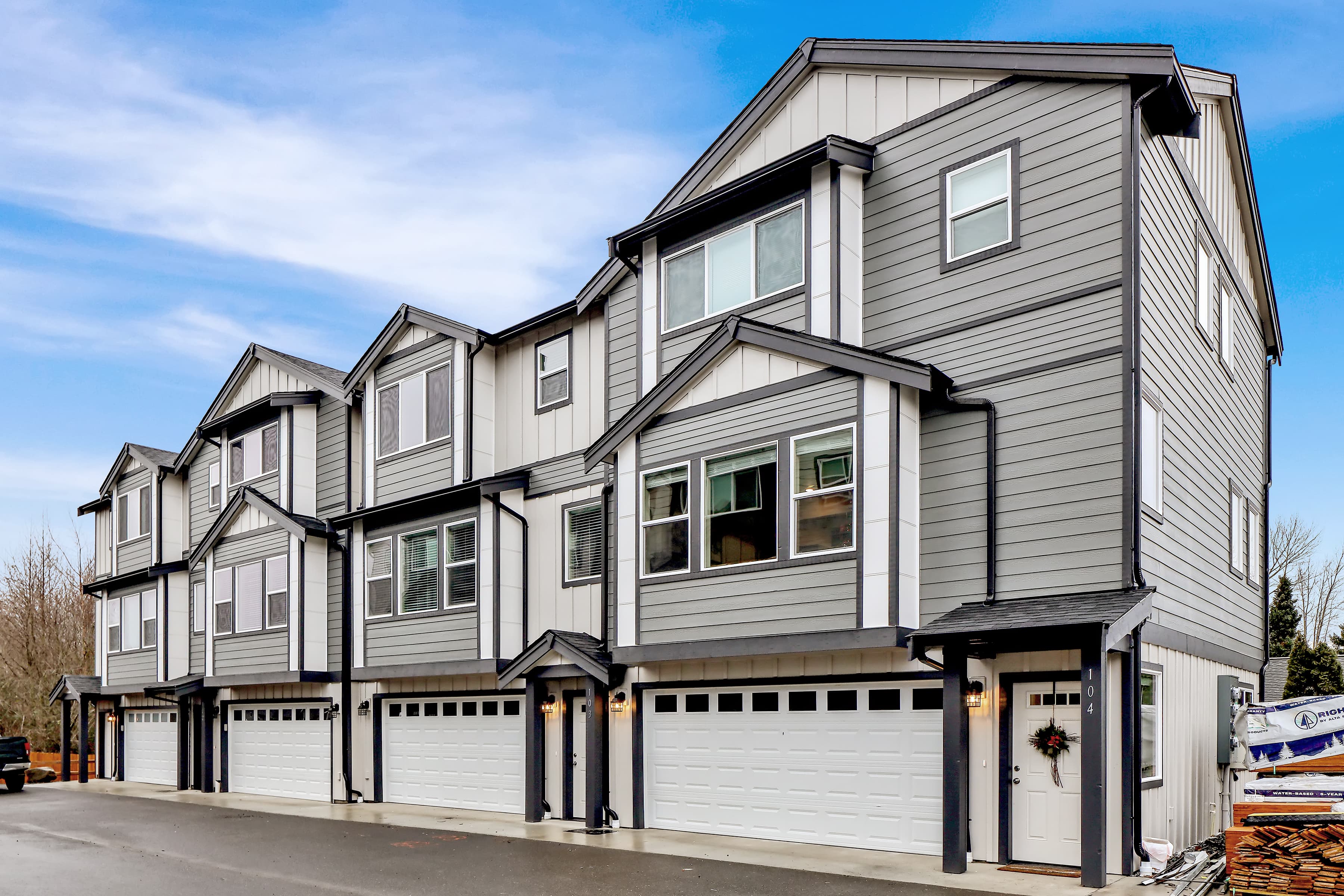 1813 Eastgate Loop photo 1