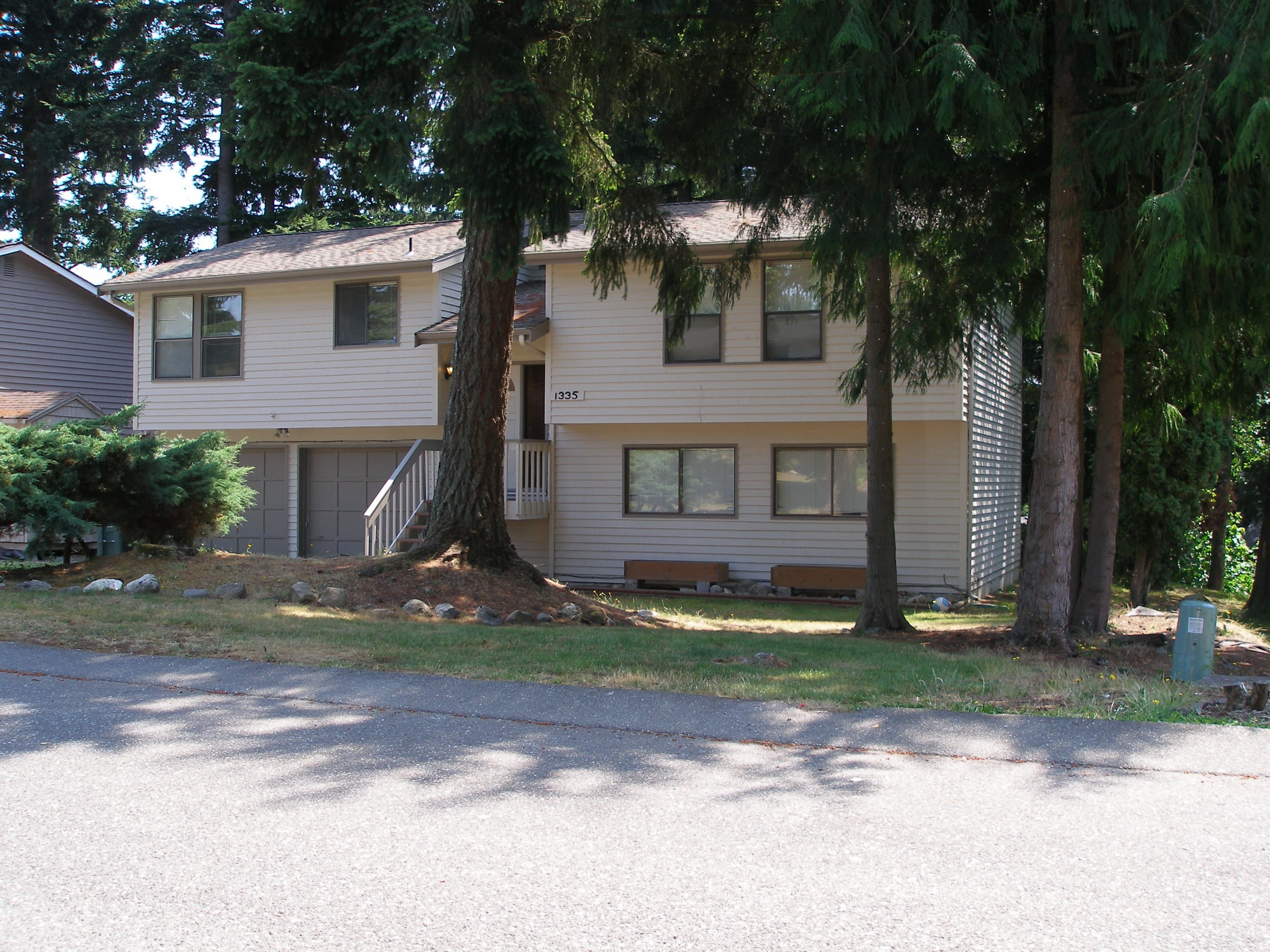1335 Sommerset photo 1
