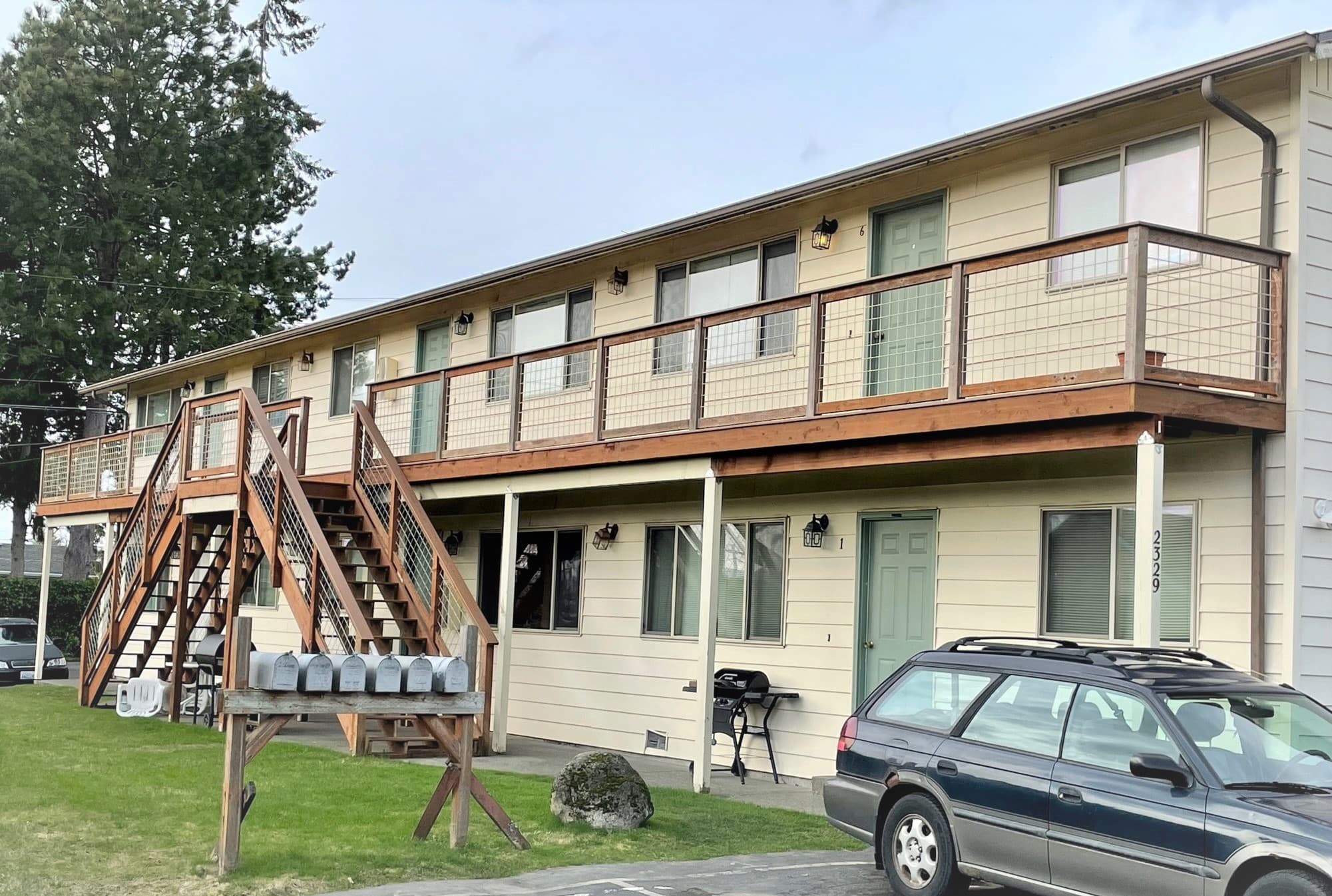 2329 Orleans photo 1