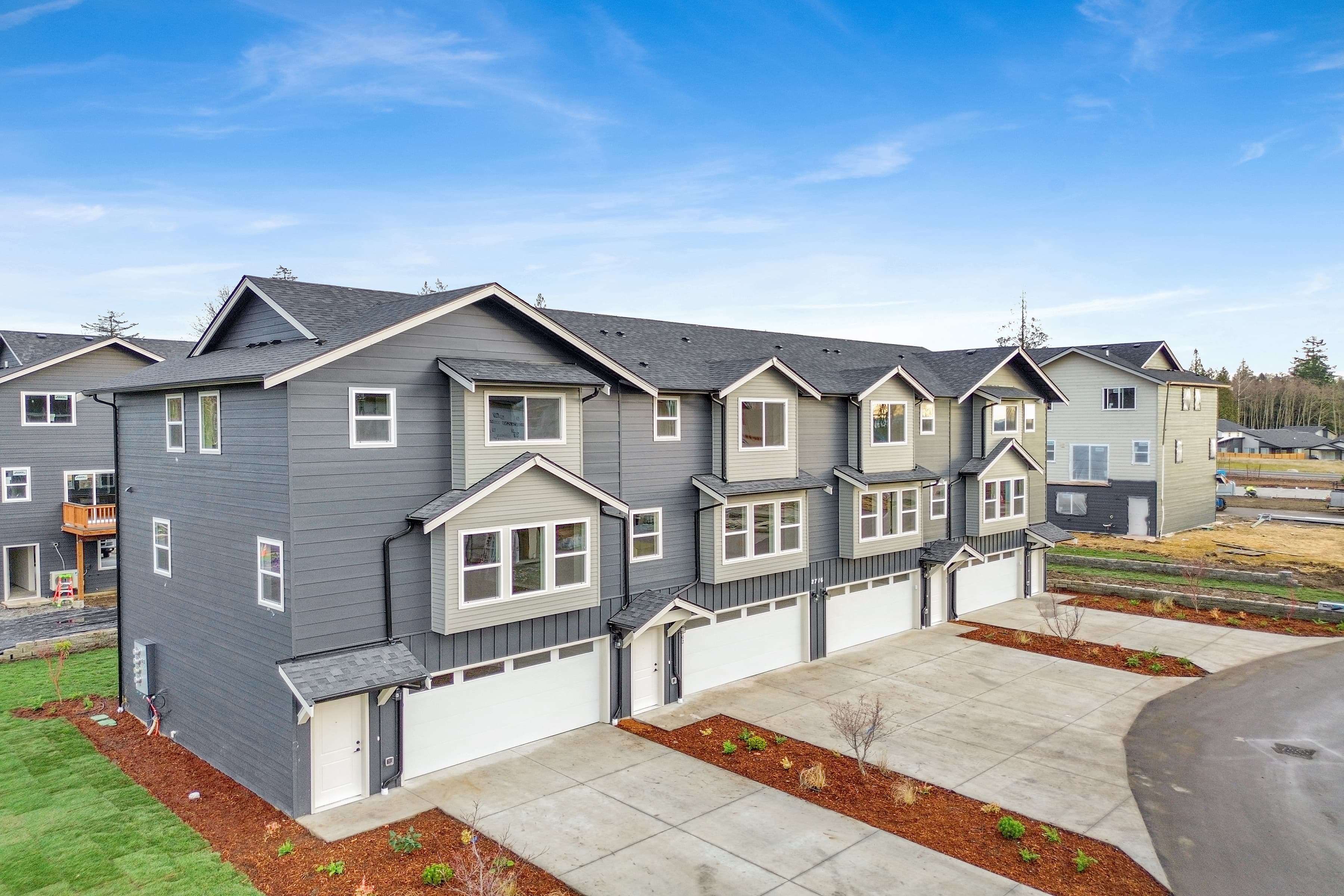 2716 Oleander photo 1