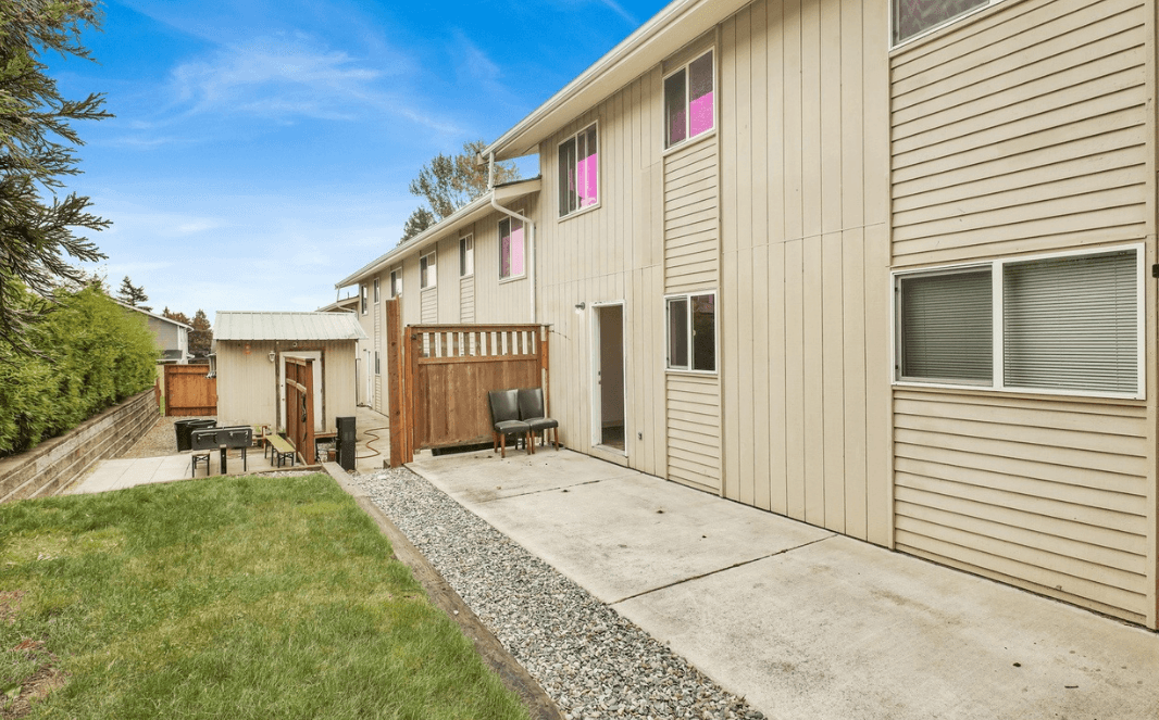 2148 E View Place